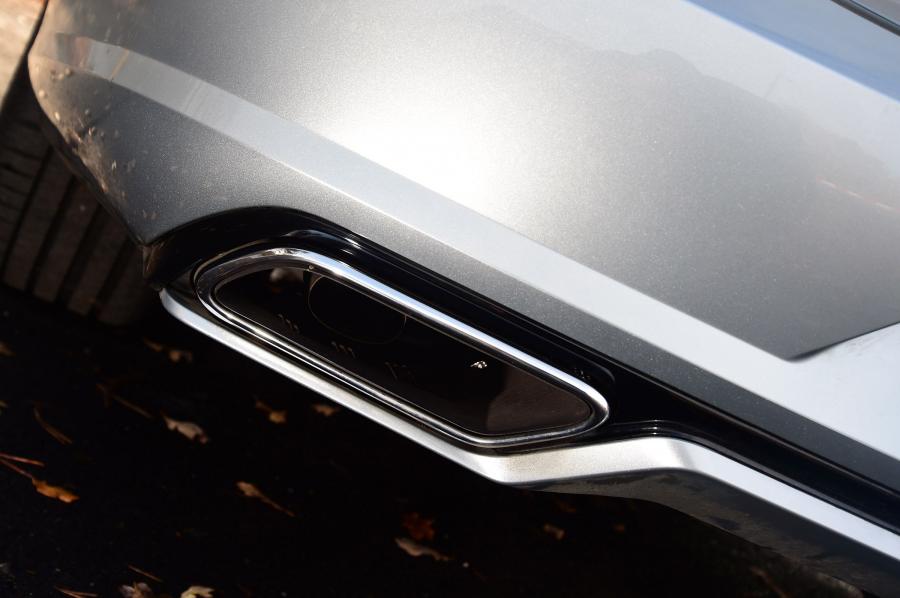 Детали экстерьера Volvo S90 T8 R-Design 2018 года  (UK) (фото 12 из 13)